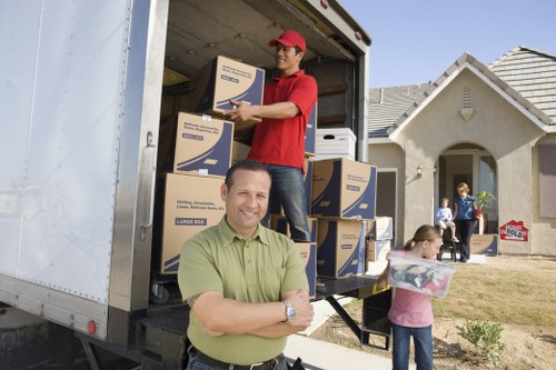 Secure van loading with safety-focused moving team