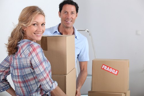 Different types of packing boxes in Waterloo for fragile and heavy items